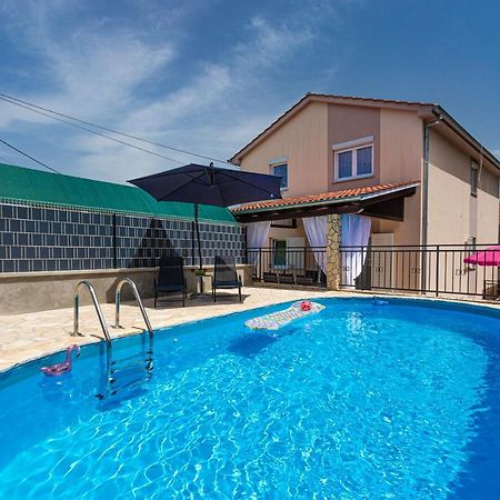 Apartment With A Private Swimming Pool, Garden & Bbq Gostinjac Εξωτερικό φωτογραφία