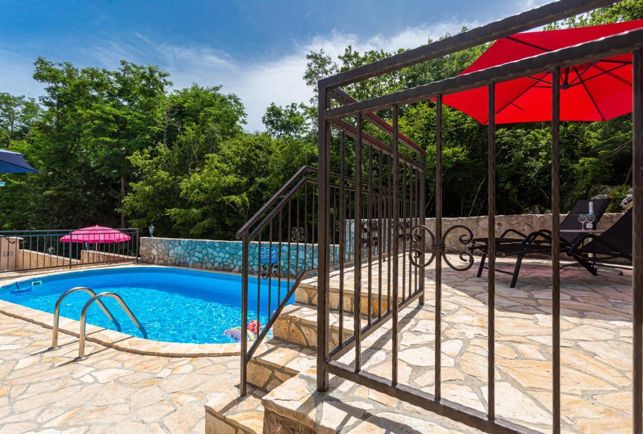 Apartment With A Private Swimming Pool, Garden & Bbq Gostinjac Εξωτερικό φωτογραφία