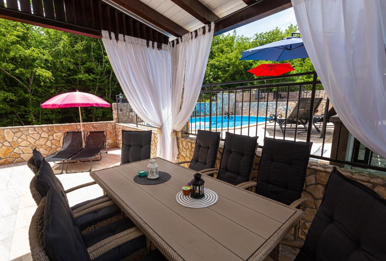 Apartment With A Private Swimming Pool, Garden & Bbq Gostinjac Εξωτερικό φωτογραφία