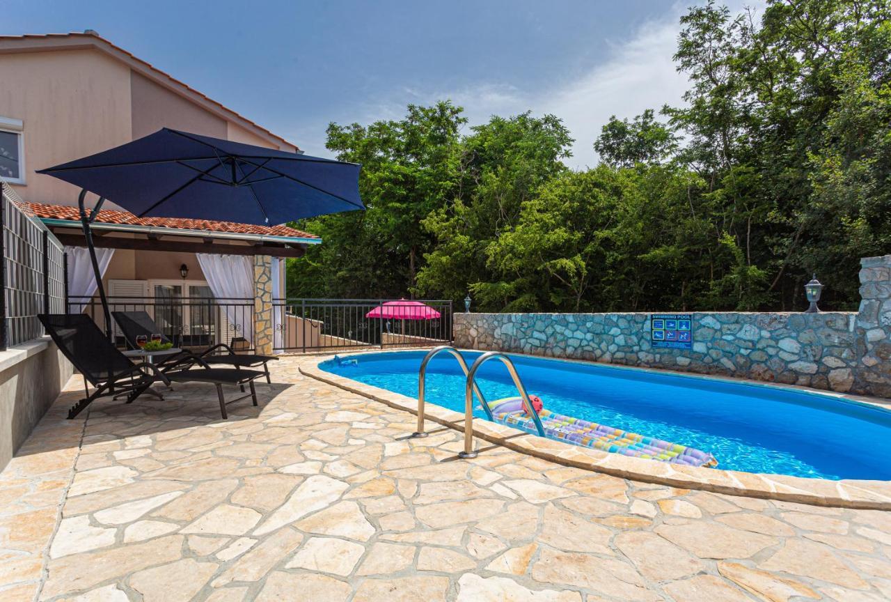 Apartment With A Private Swimming Pool, Garden & Bbq Gostinjac Εξωτερικό φωτογραφία