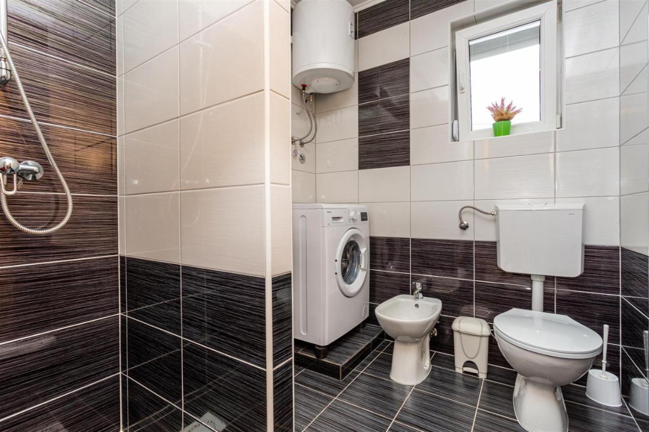 Apartment With A Private Swimming Pool, Garden & Bbq Gostinjac Εξωτερικό φωτογραφία